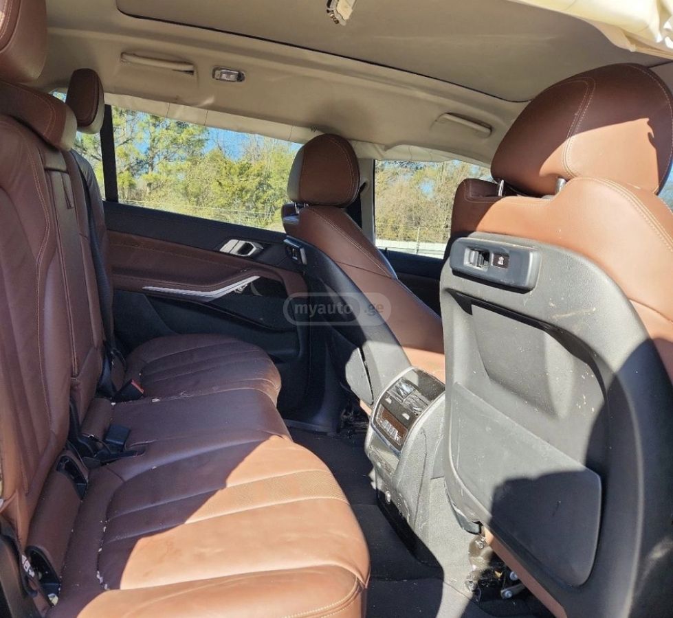 BMW X7 - фото 12