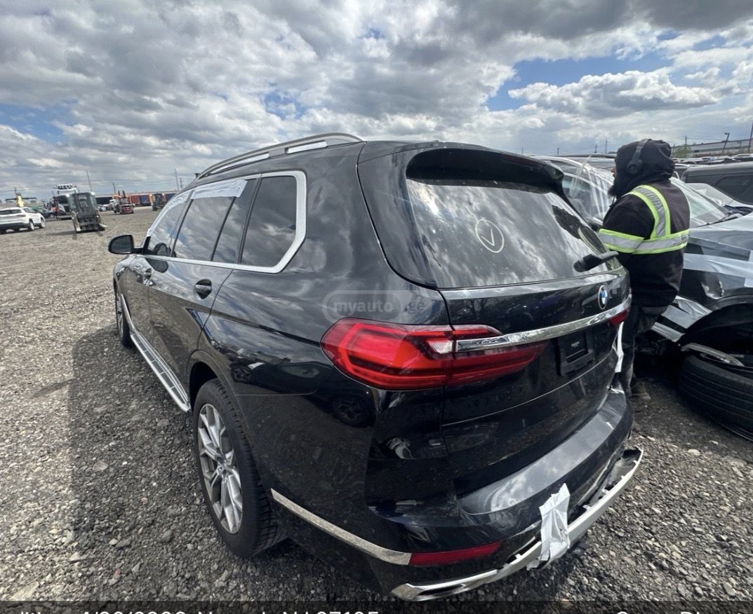 BMW X7 - фото 2