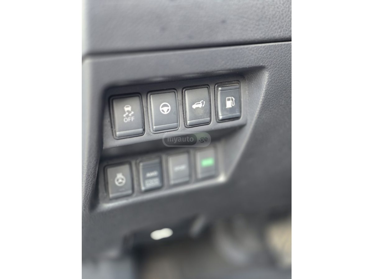 Nissan Rogue - фото 5