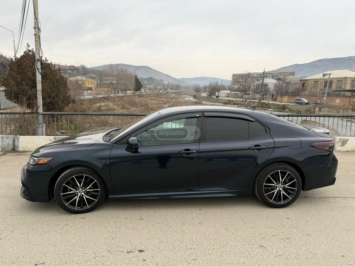 Toyota Camry - фото 8