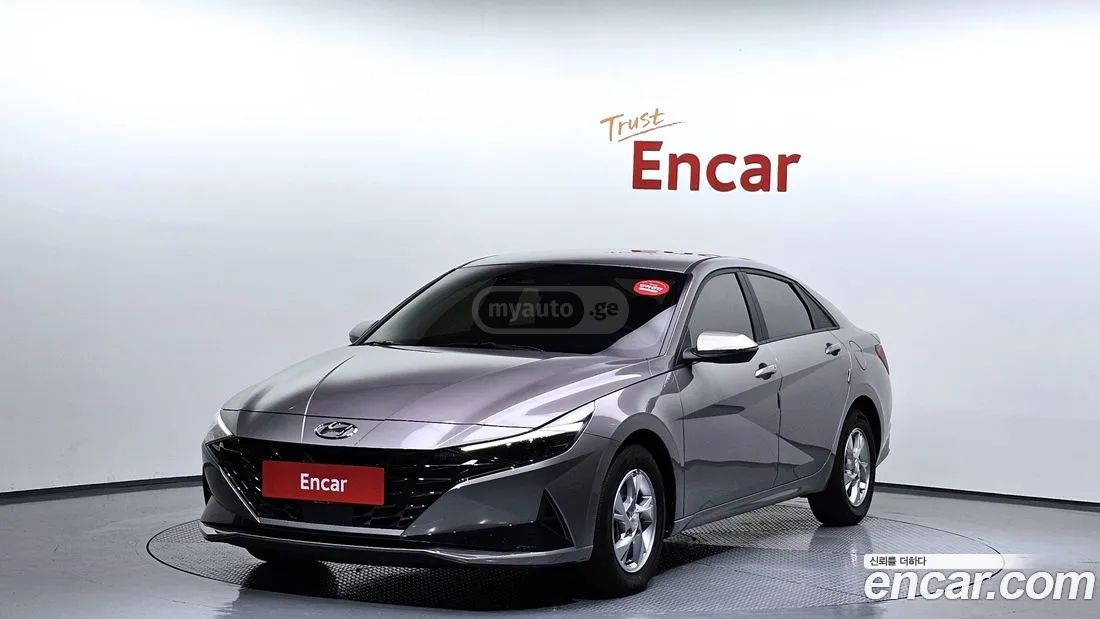 Hyundai Elantra - фото 1