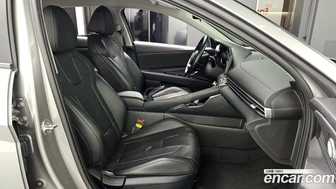 Hyundai Elantra - фото 10