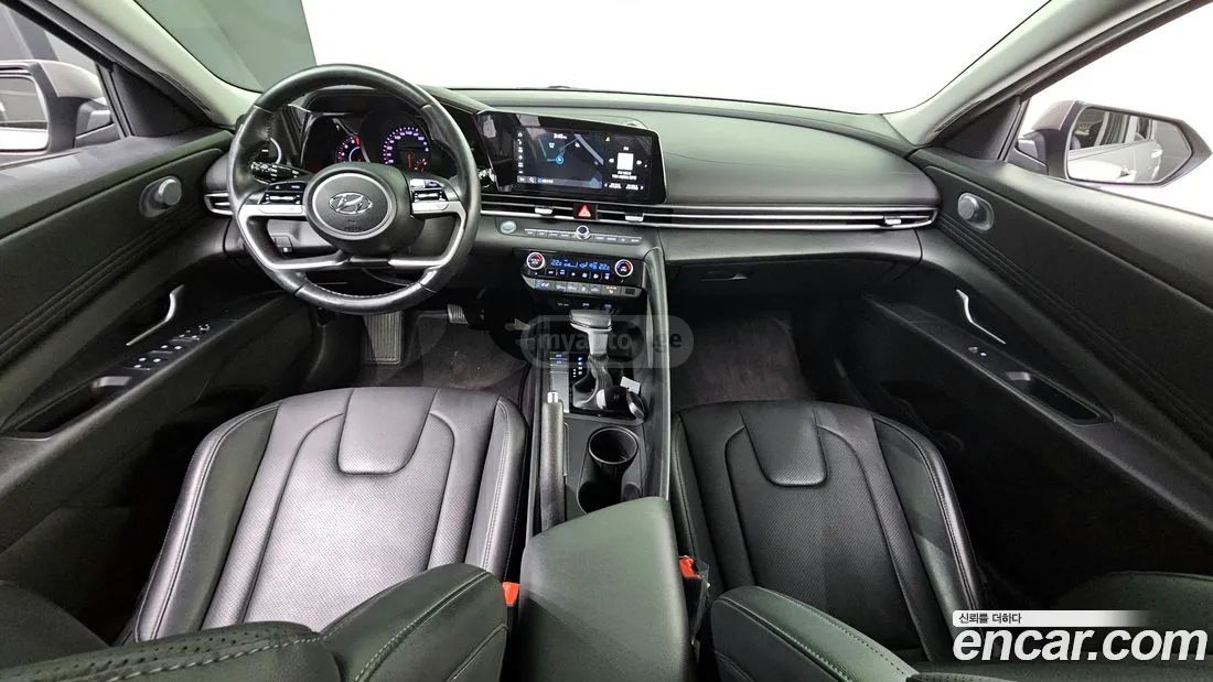 Hyundai Elantra - фото 7