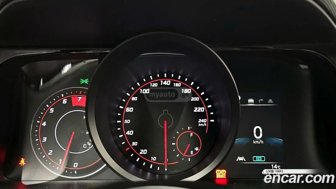 Hyundai Elantra - фото 8