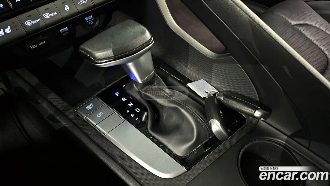 Hyundai Elantra - фото 9