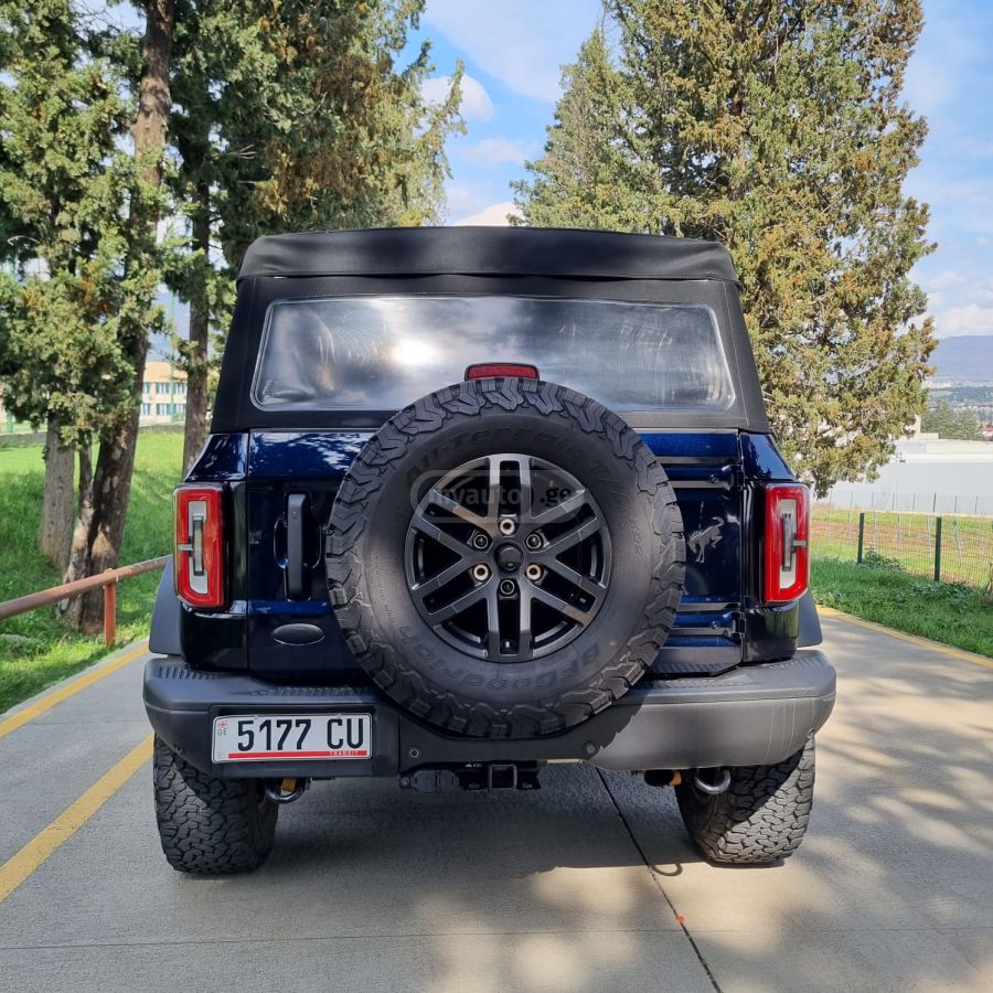 Ford Bronco - фото 1