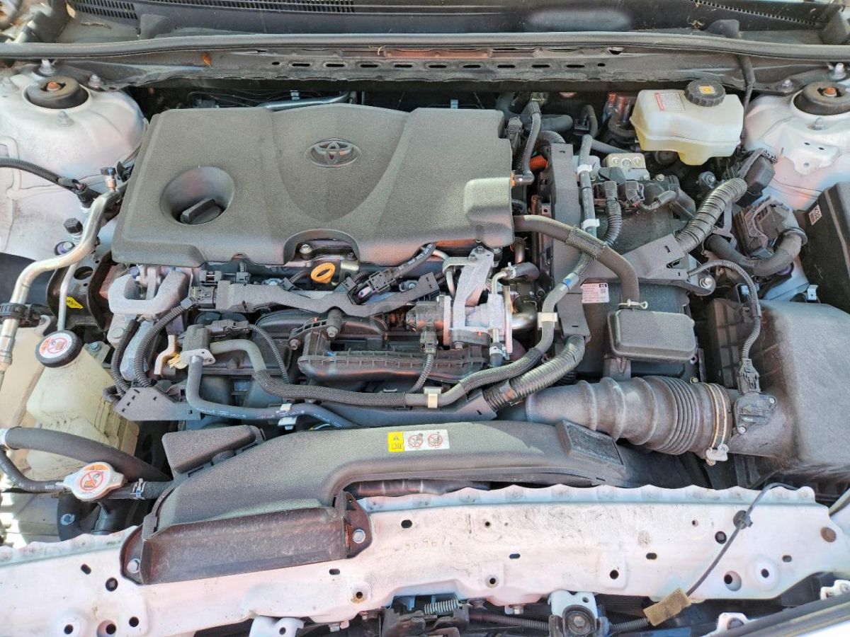 Toyota LE 4dr Front-Wheel Drive Sedan — миниатюра 11