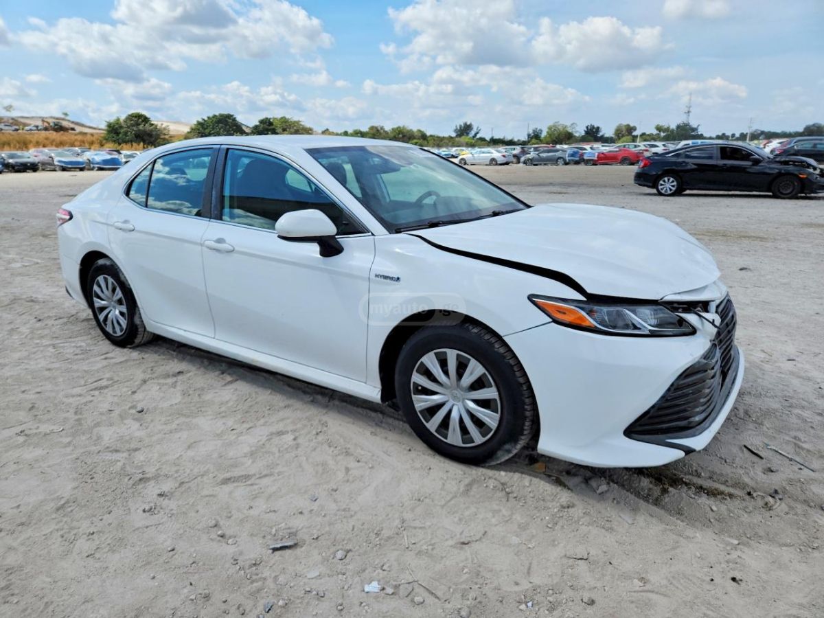 Toyota LE 4dr Front-Wheel Drive Sedan — миниатюра 4