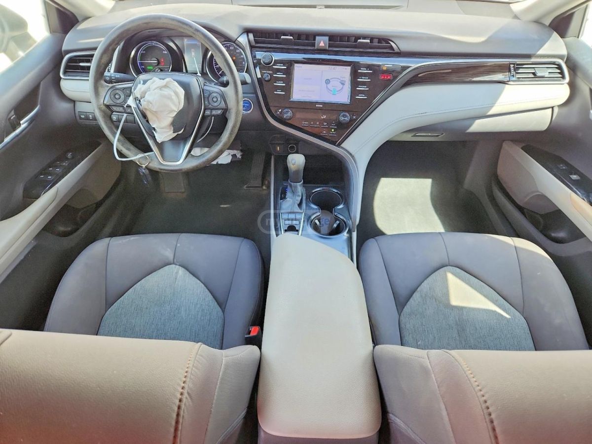 Toyota LE 4dr Front-Wheel Drive Sedan — миниатюра 8