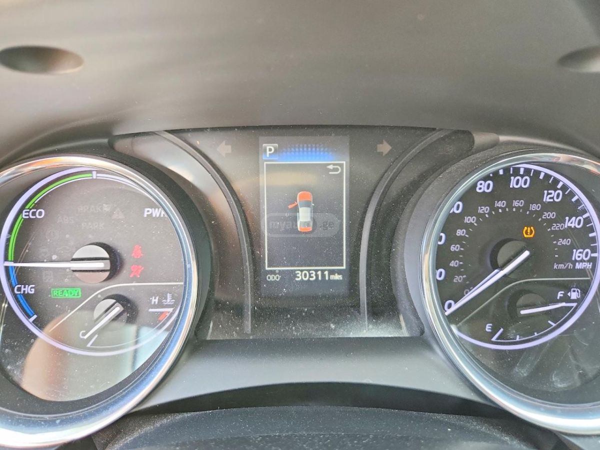 Toyota LE 4dr Front-Wheel Drive Sedan — миниатюра 9