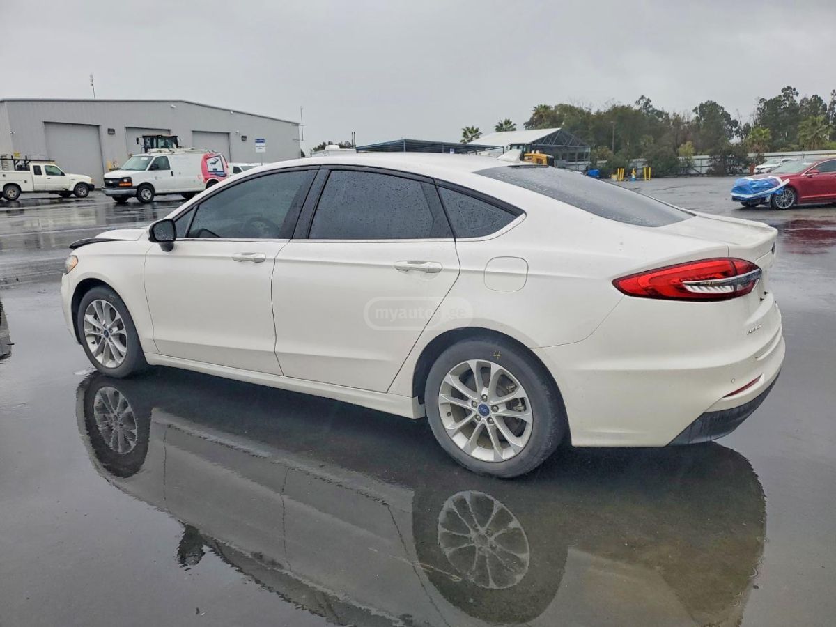 Ford Fusion - фото 2
