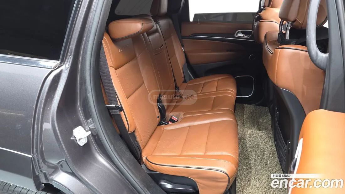 Jeep Grand Cherokee - фото 11