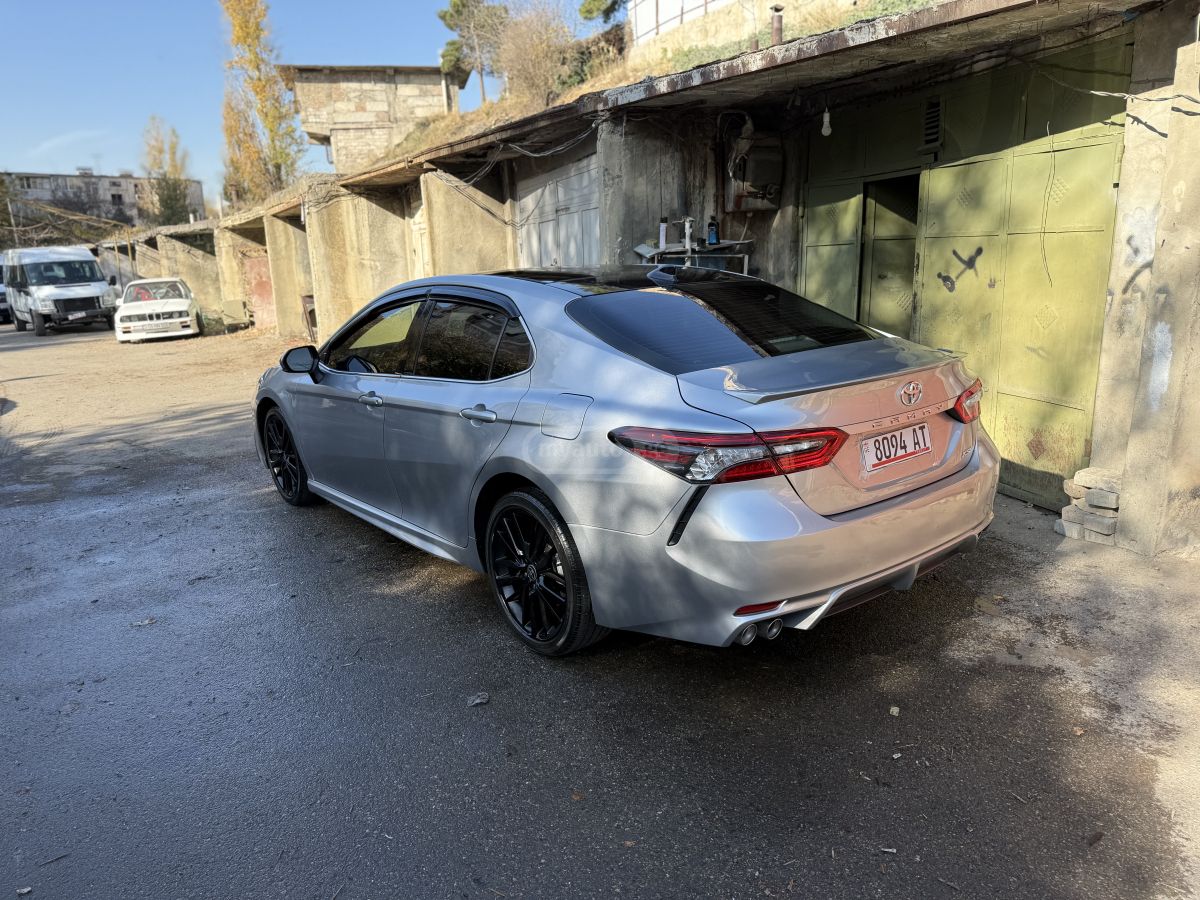 Toyota XSE 4dr Front-Wheel Drive Seda — миниатюра 1