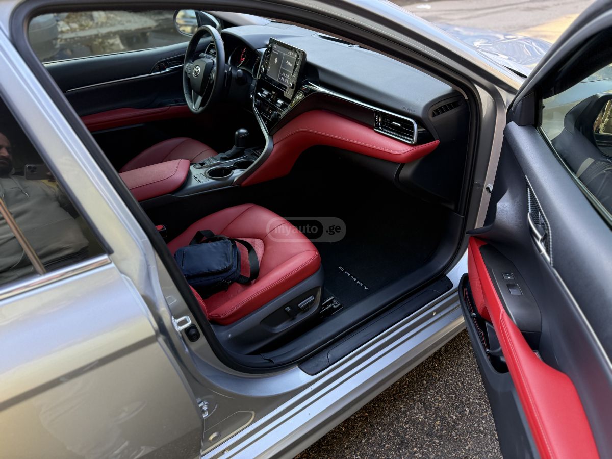 Toyota XSE 4dr Front-Wheel Drive Seda — миниатюра 7