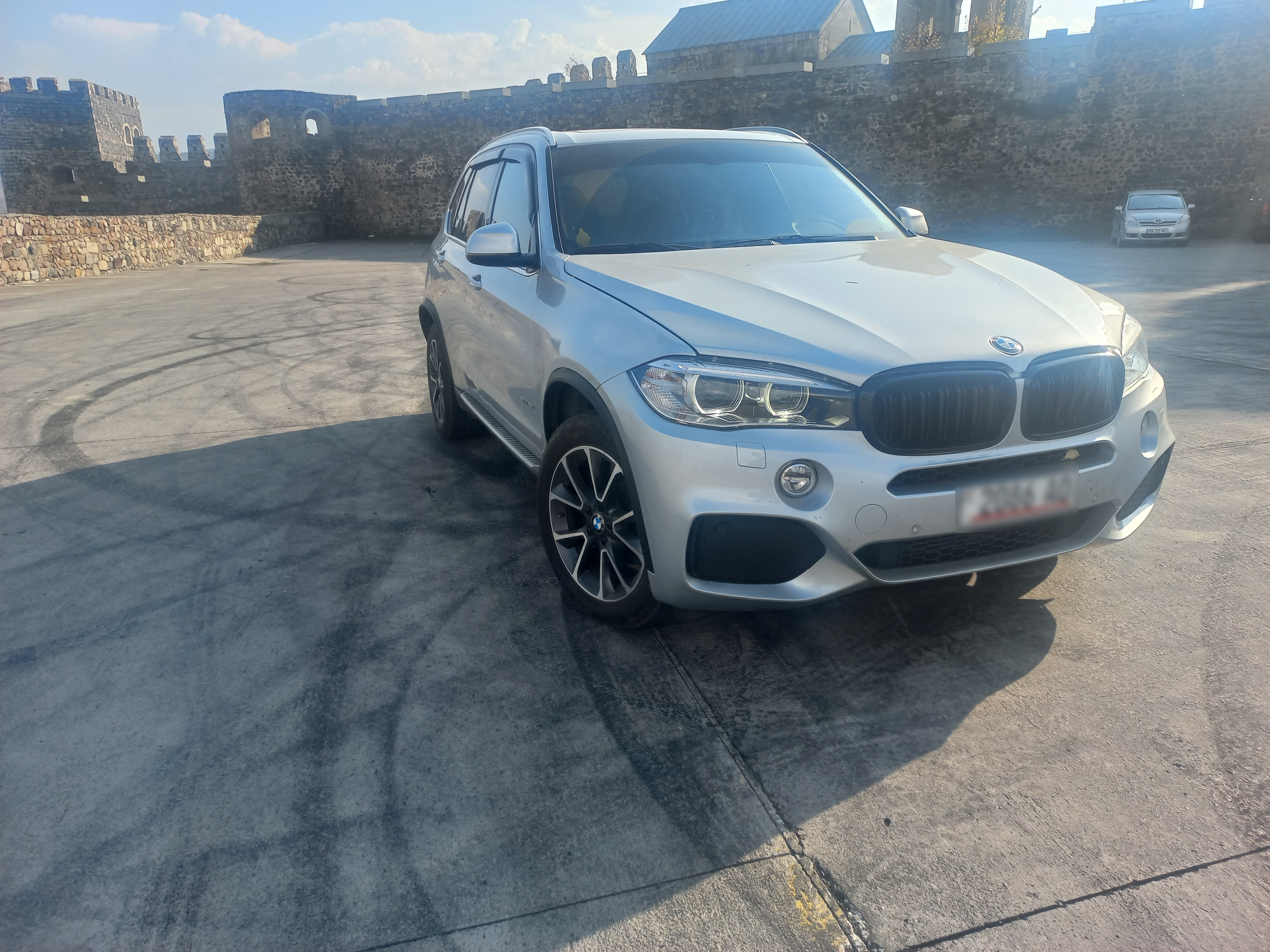 BMW X5 - фото 1