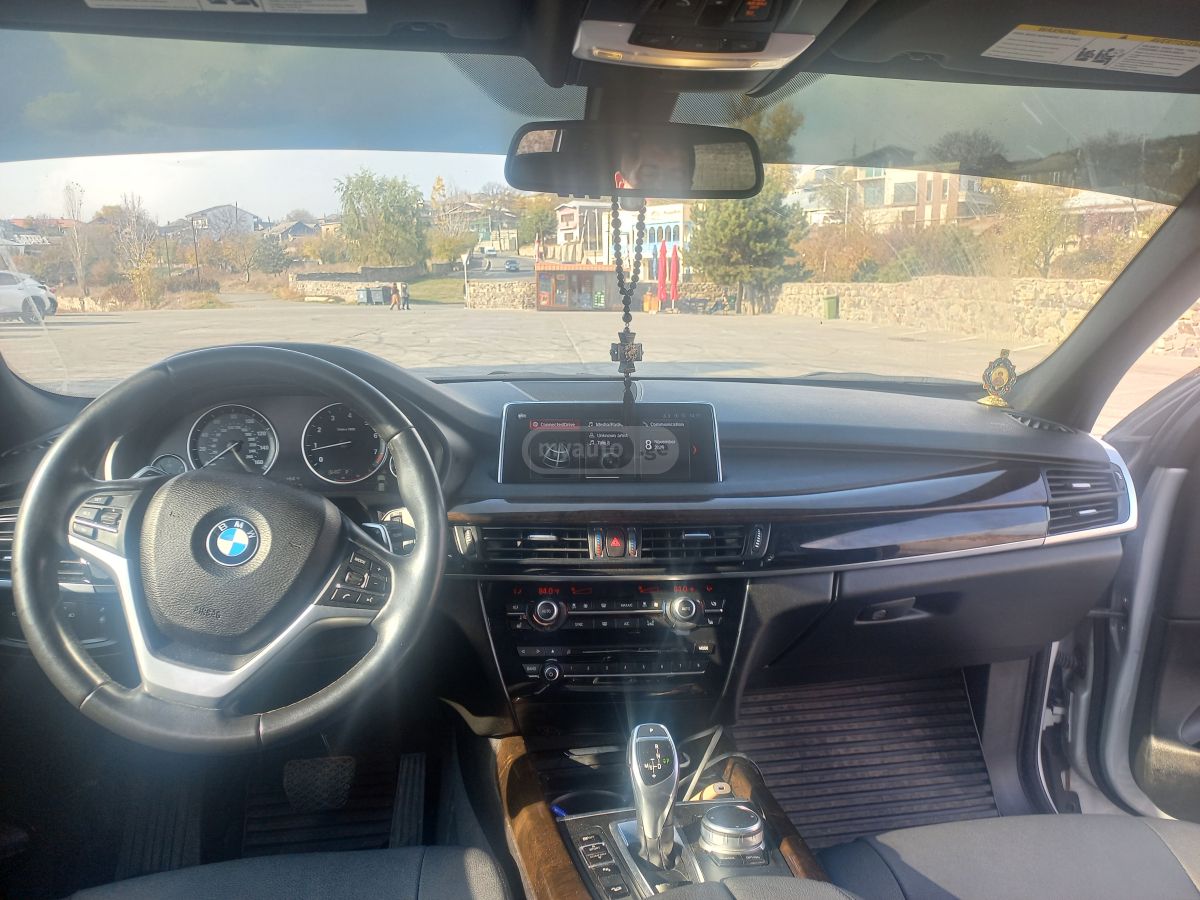BMW X5 - фото 10