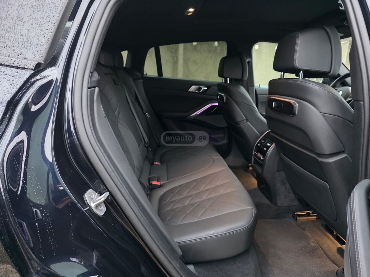 BMW xDrive40i 4dr All Wheel Drive — миниатюра 9