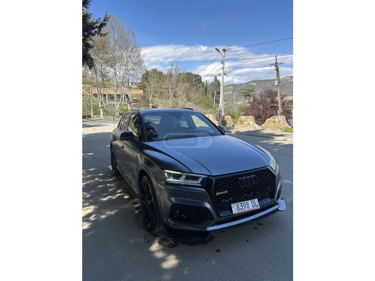 Audi SQ5 - фото 1