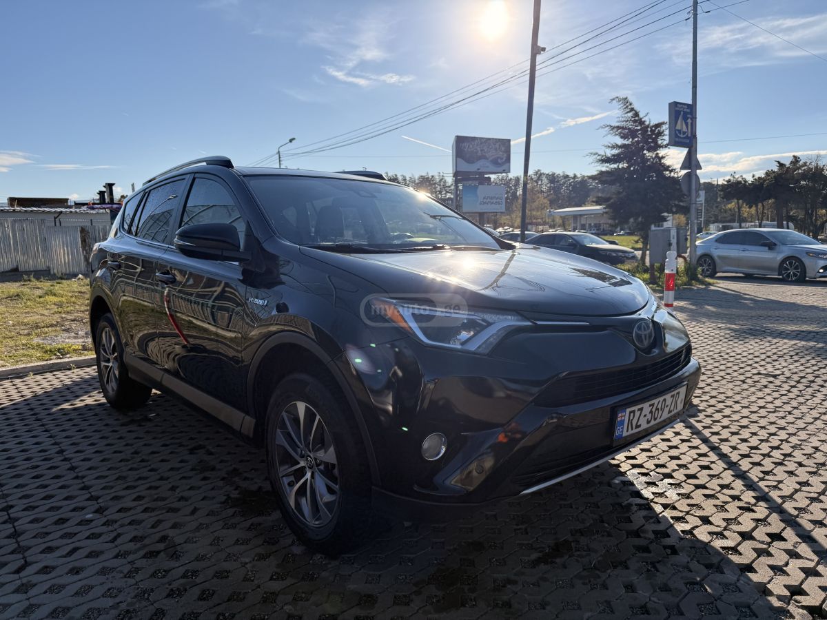 Toyota Rav 4 - фото 1