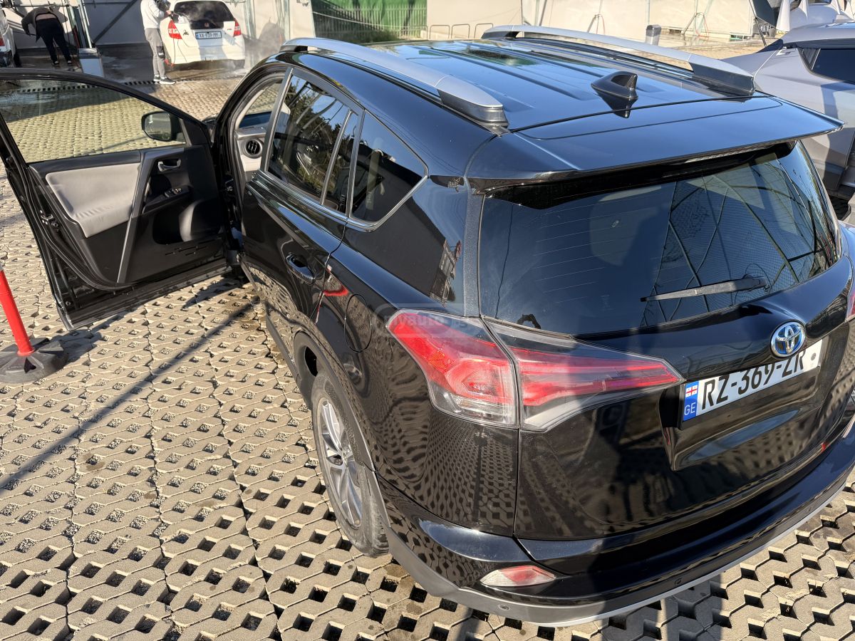 Toyota Rav 4 - фото 3