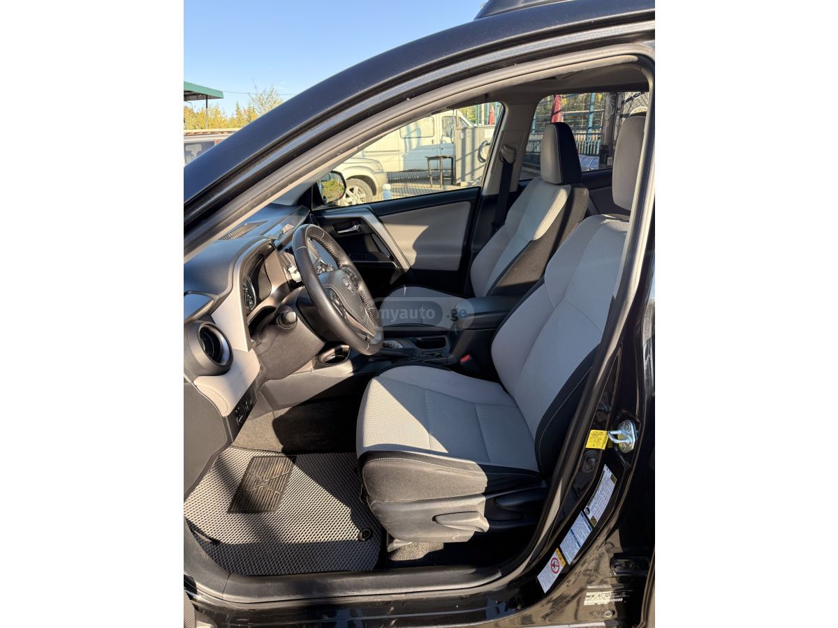 Toyota Rav 4 - фото 8