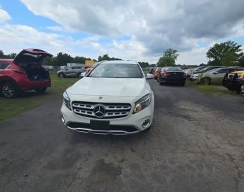 Mercedes-BenzGLA 250
