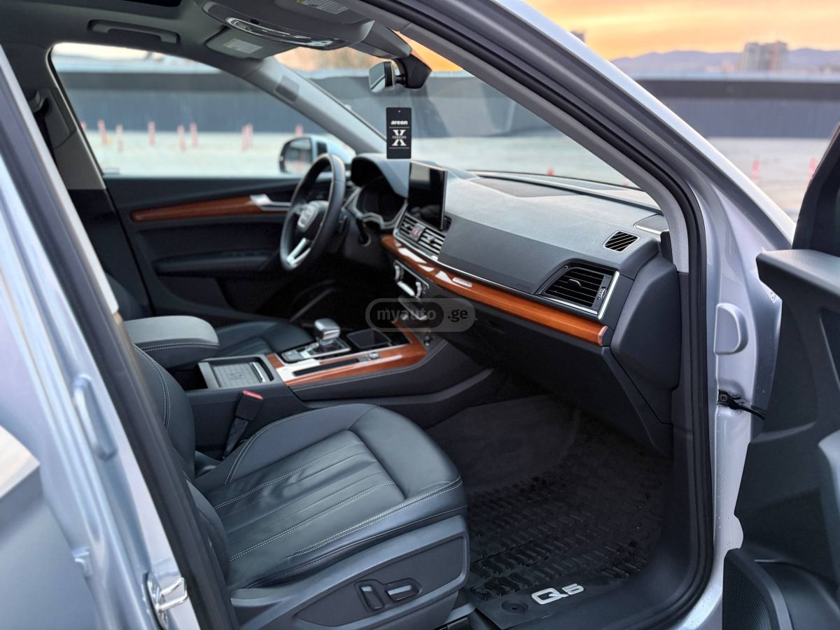 Audi 45 Premium 4dr All-Wheel Drive — миниатюра 11