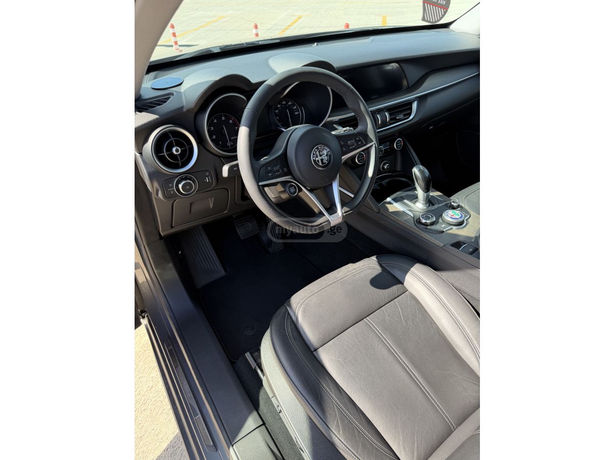 Alfa Romeo Stelvio - фото 10