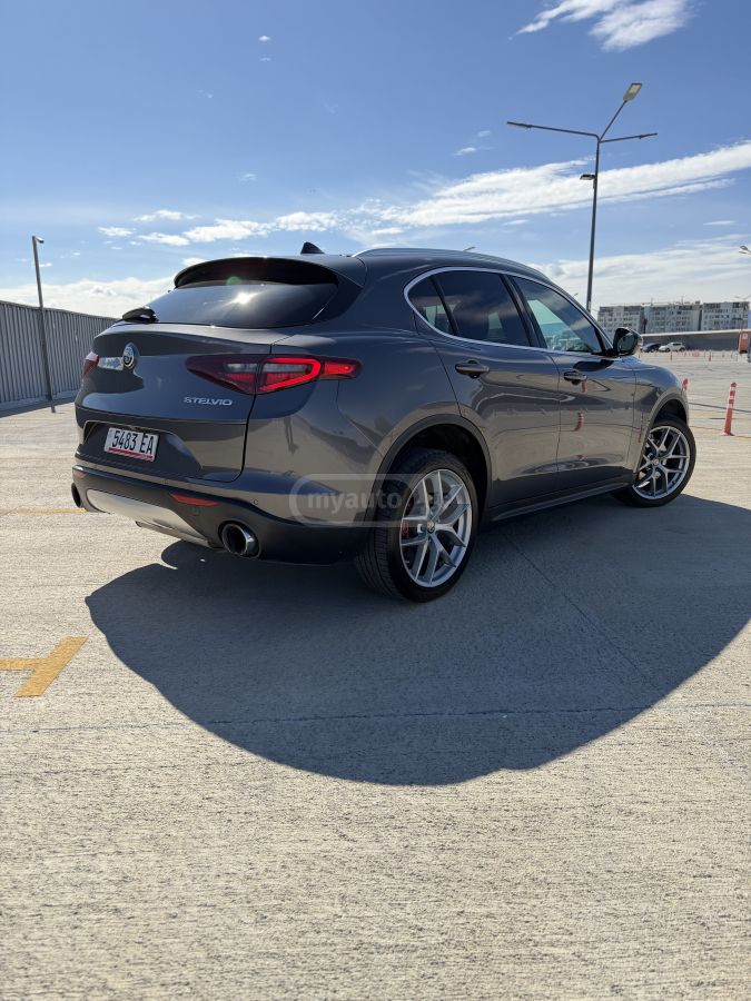 Alfa Romeo Stelvio - фото 4