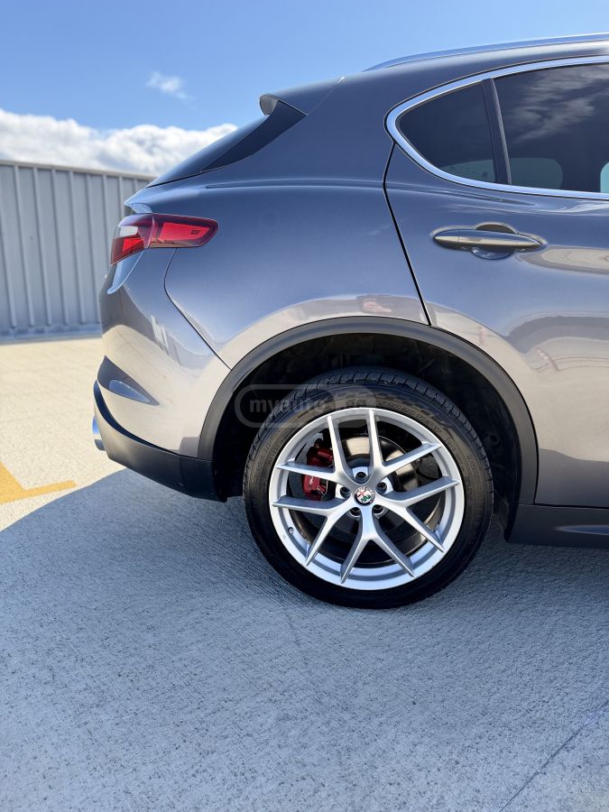 Alfa Romeo Stelvio - фото 9