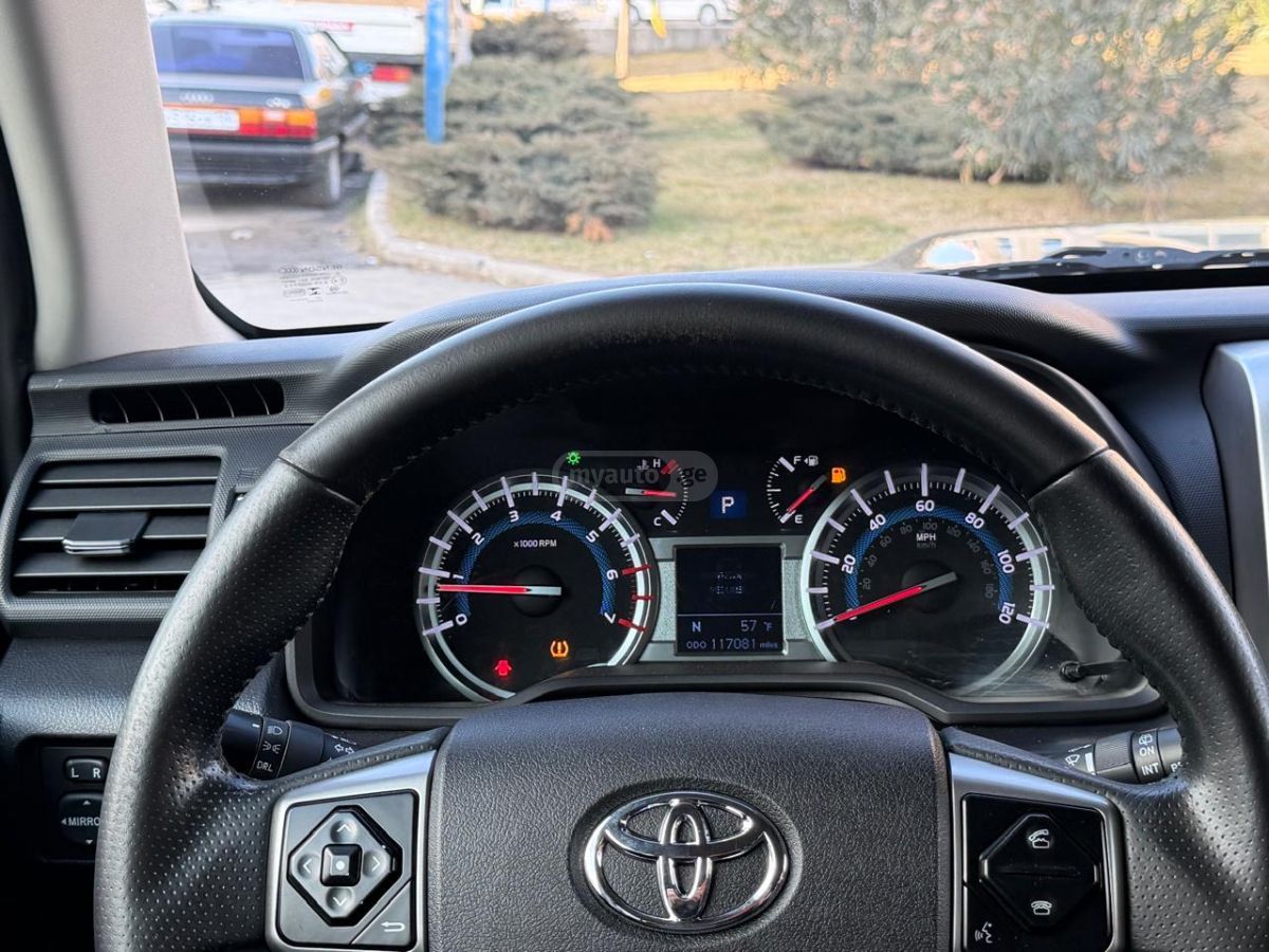 Toyota 4 Runner - фото 10