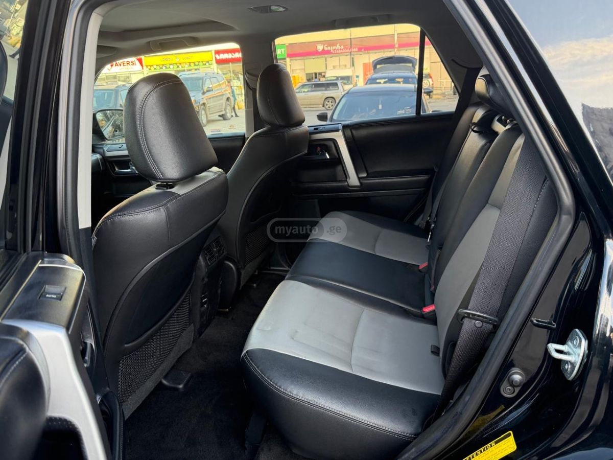 Toyota 4 Runner - фото 11