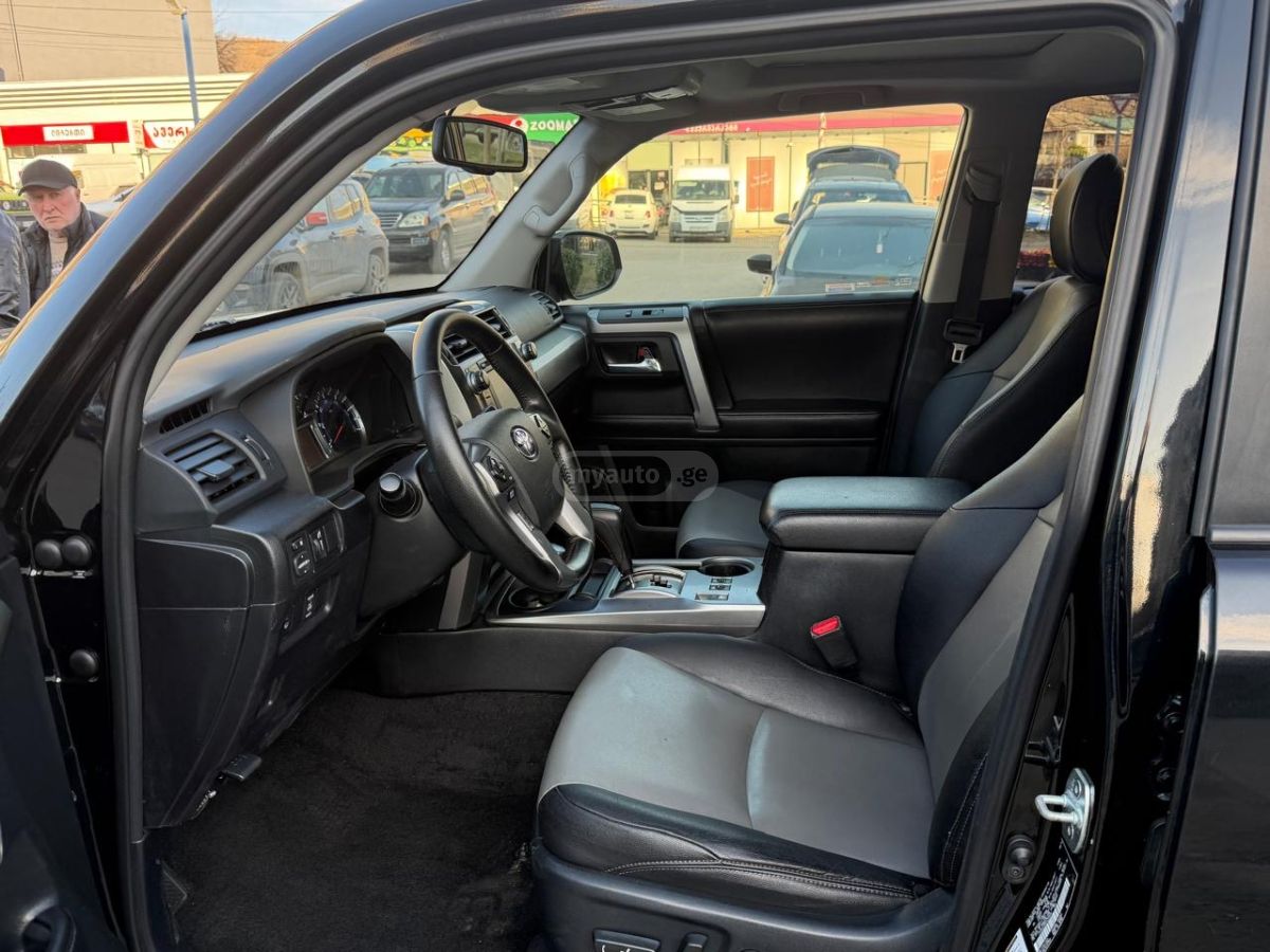 Toyota 4 Runner - фото 8