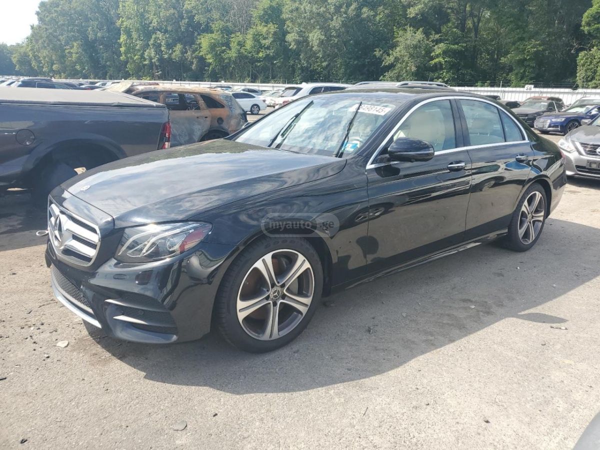 Mercedes-Benz E 350 - фото 1