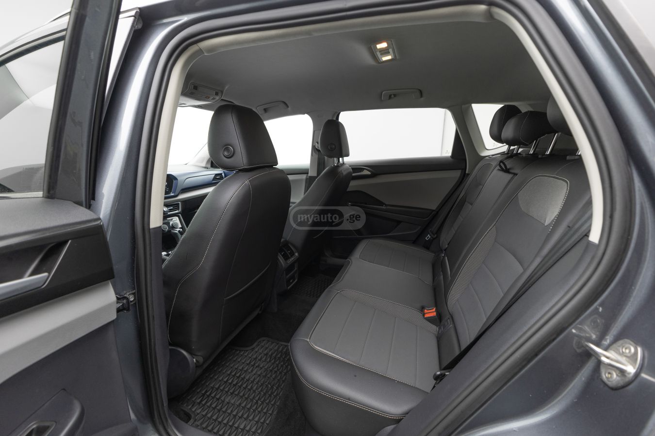 Volkswagen Taos - фото 8