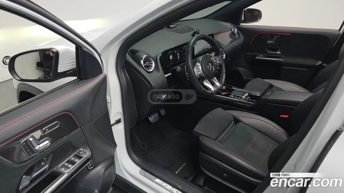 Mercedes-Benz GLA 45 AMG - фото 11