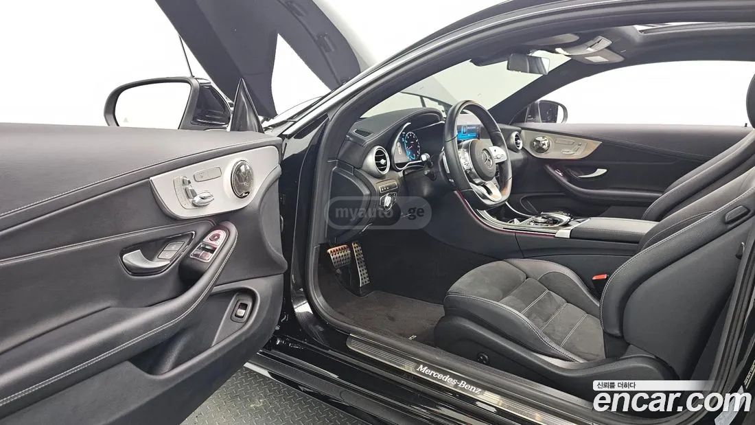 Mercedes-Benz C 63 AMG - фото 11