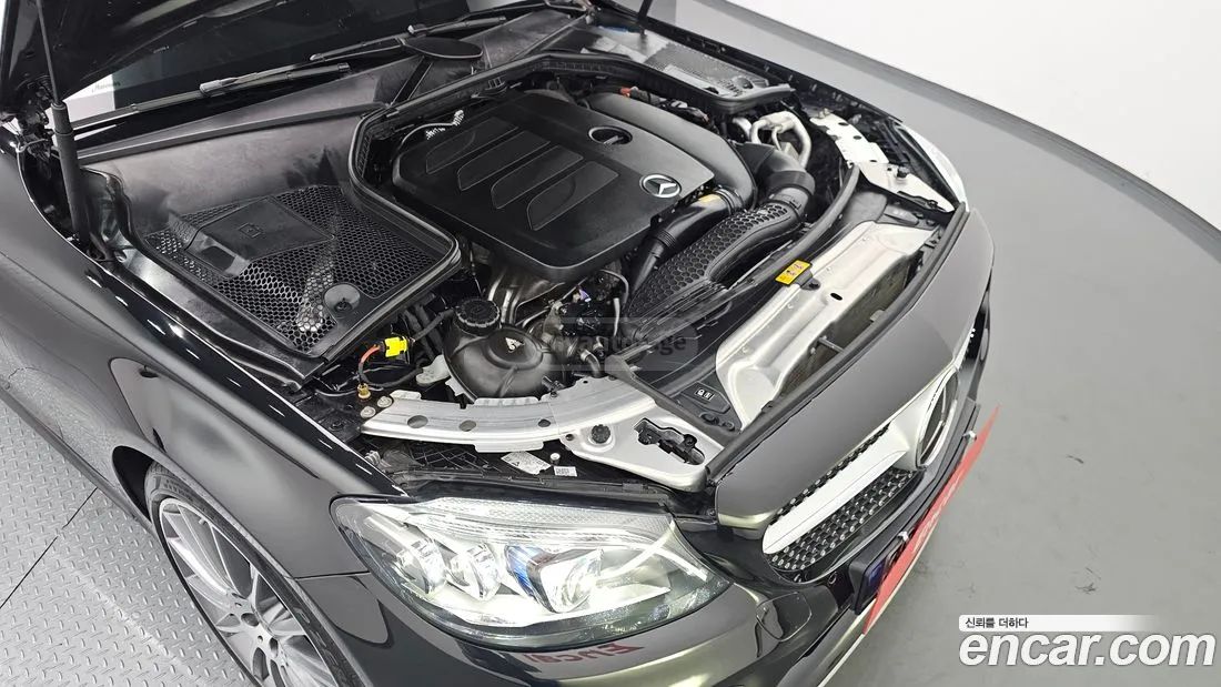 Mercedes-Benz C 63 AMG - фото 6