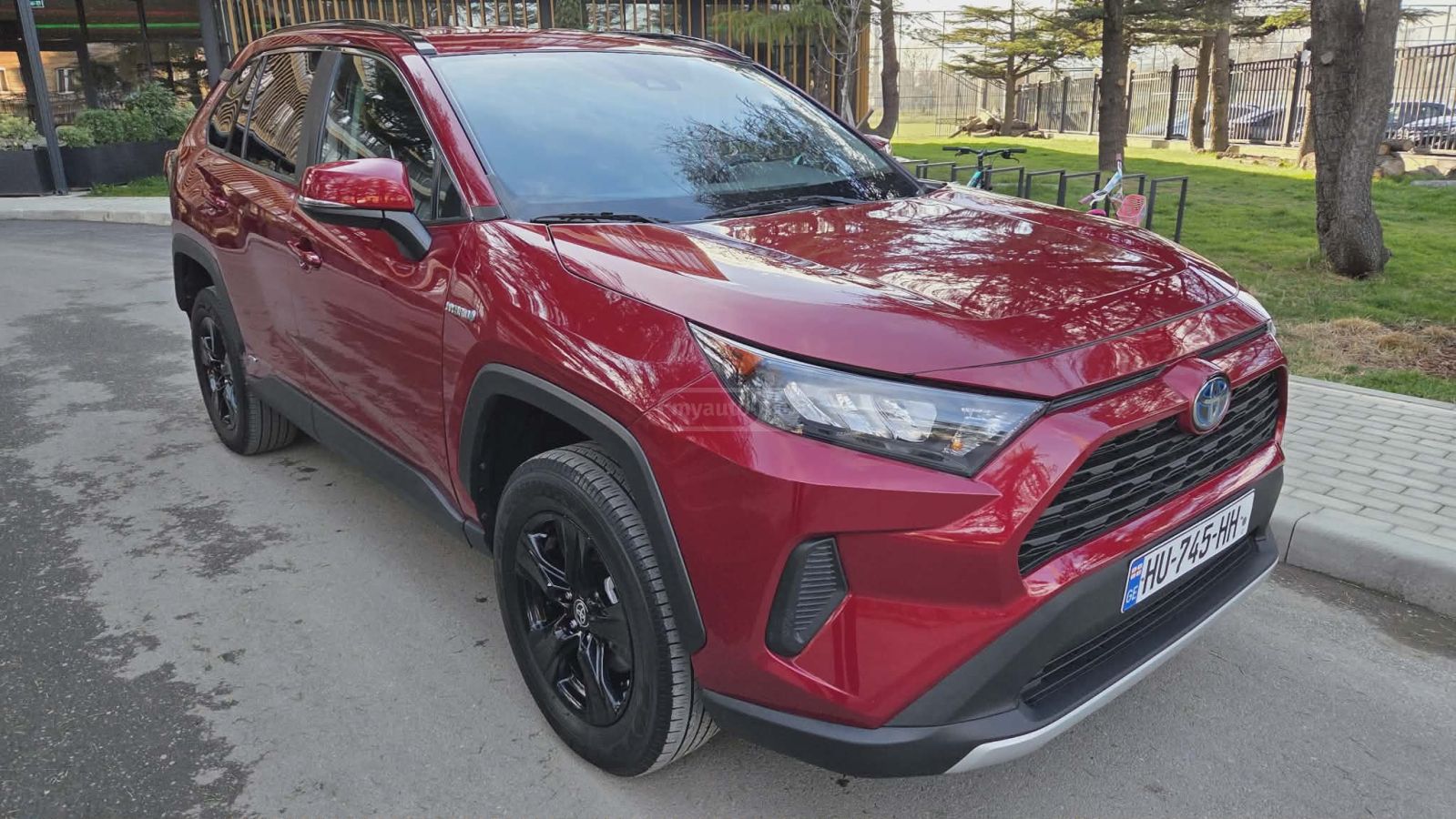 Toyota LE 4dr All-Wheel Drive Automat — миниатюра 1