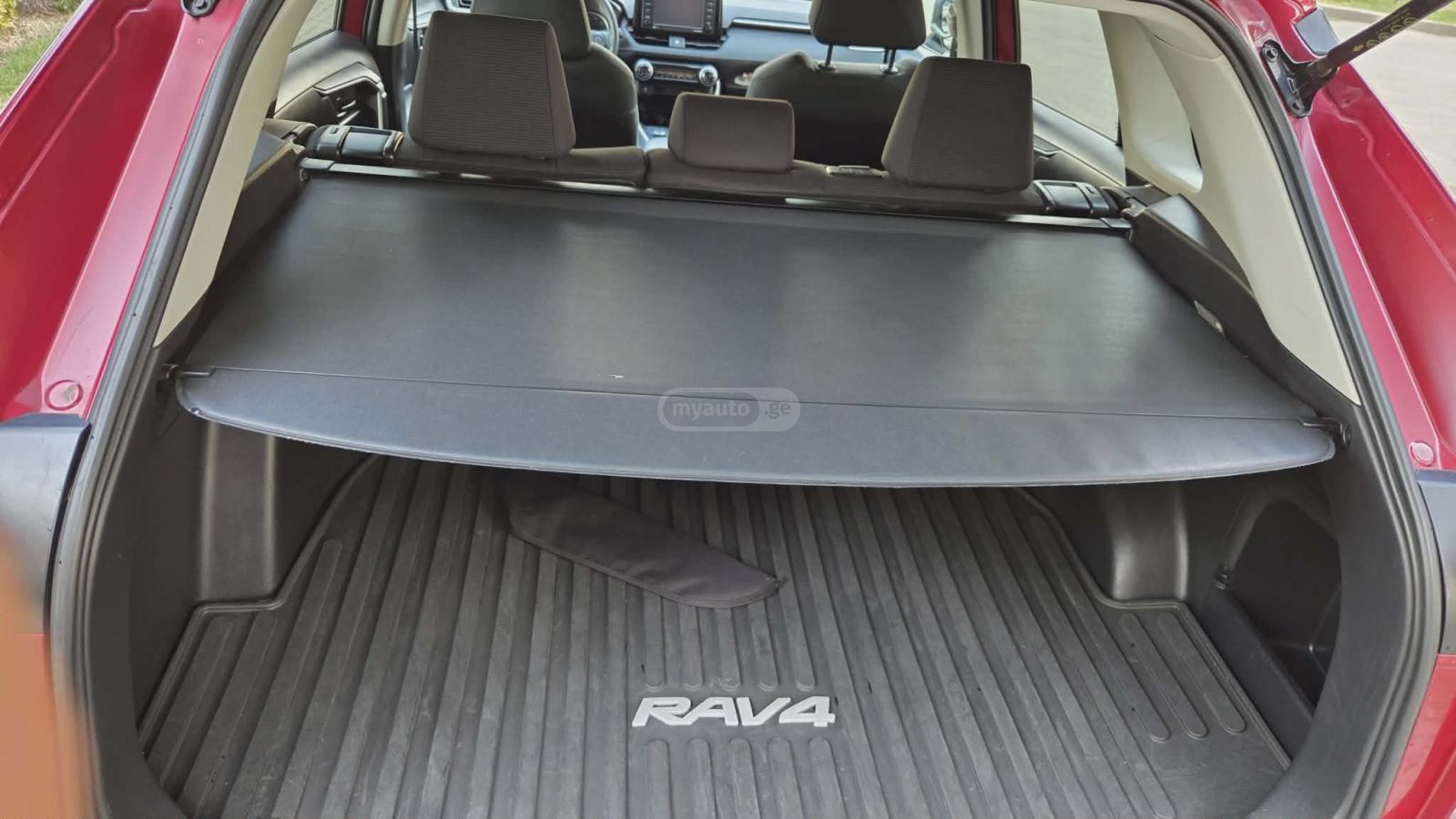 Toyota LE 4dr All-Wheel Drive Automat — миниатюра 9