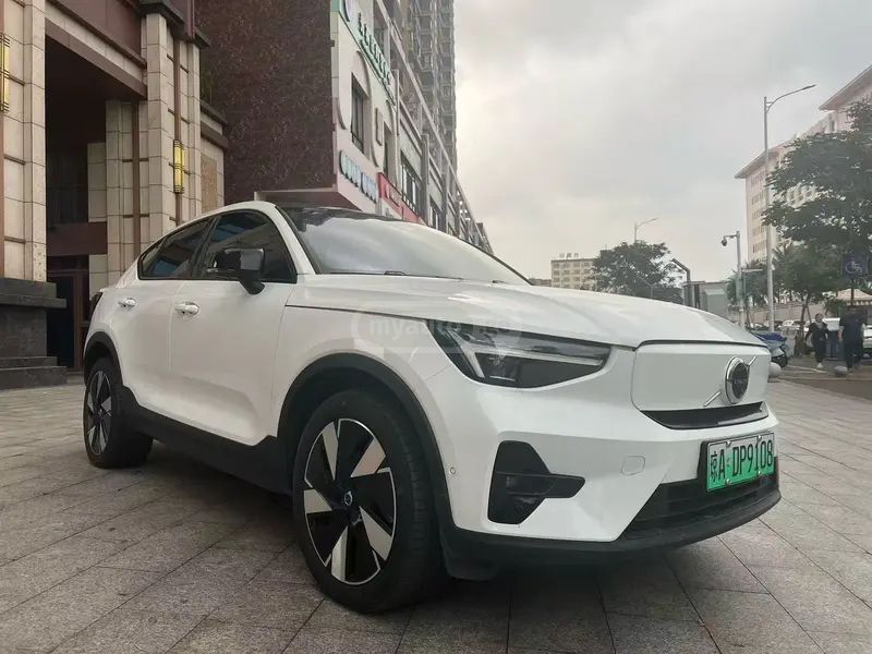 Volvo C40 2024 — миниатюра 3