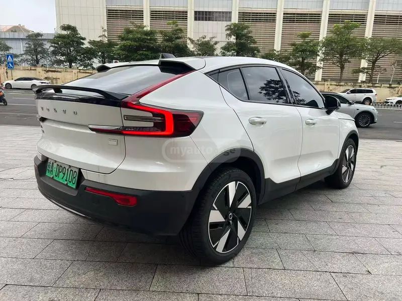 Volvo C40 2024 — миниатюра 6