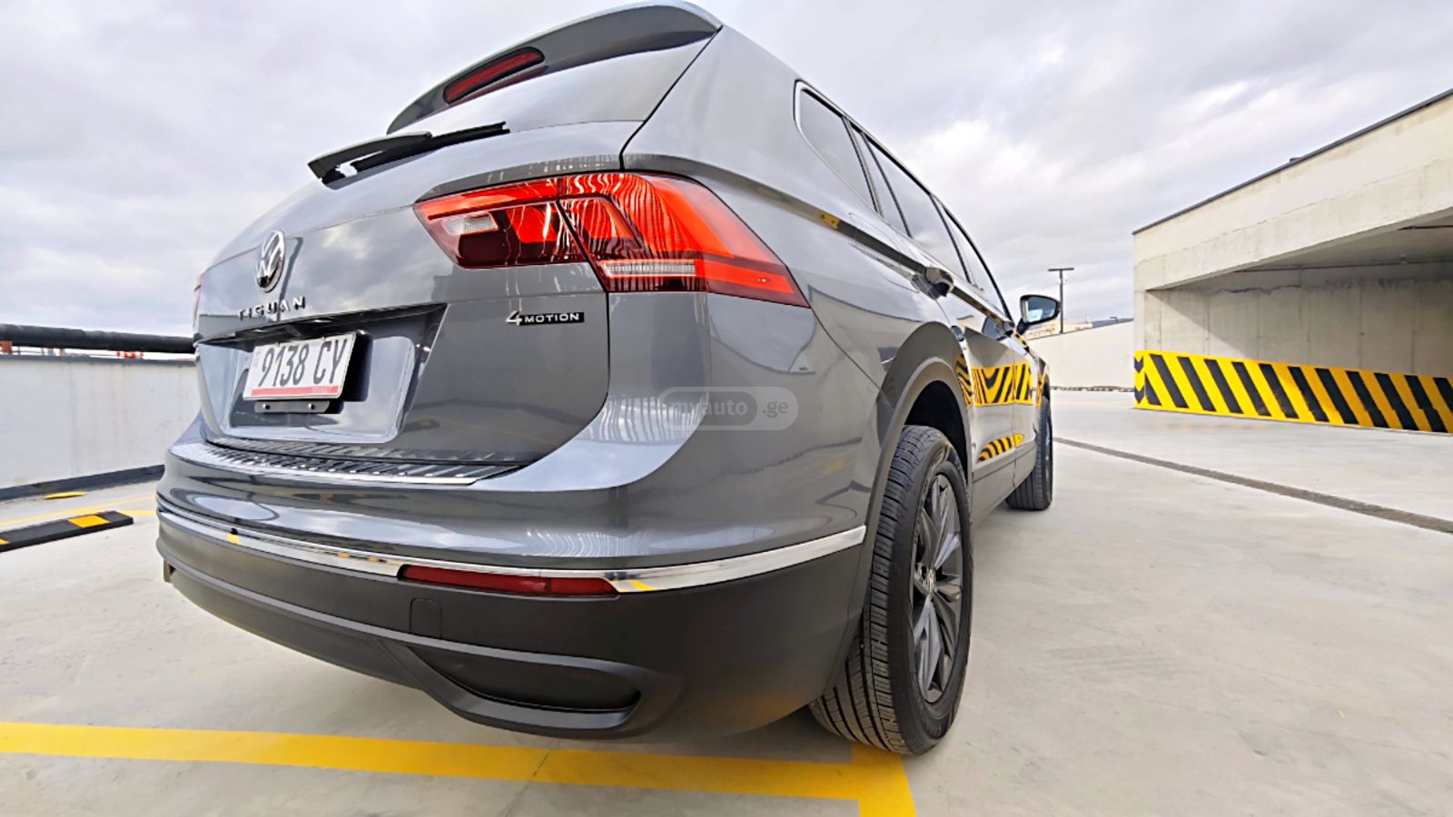 Volkswagen Tiguan - фото 8