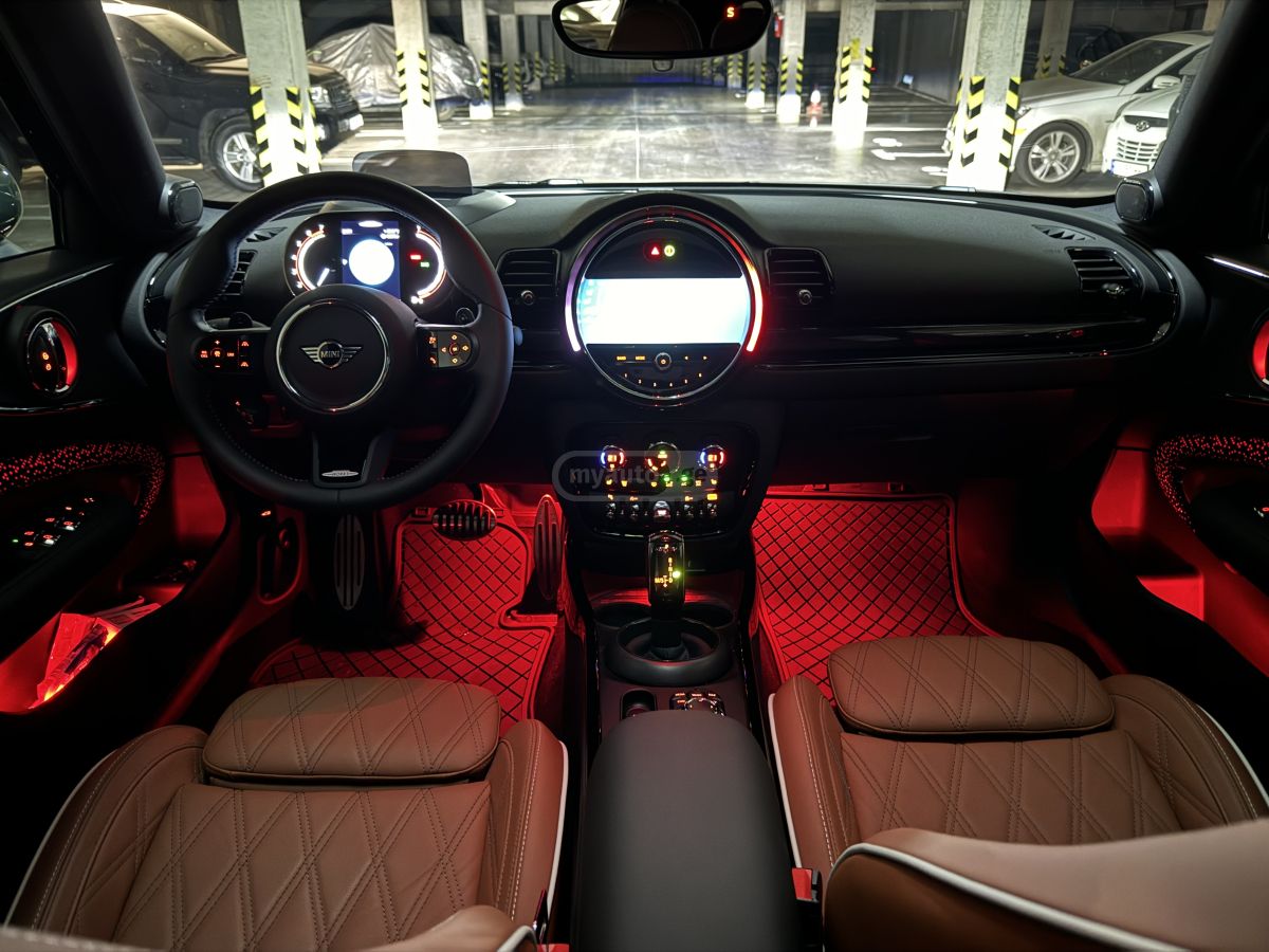 MINI Clubman JCW ALL4 2023 — миниатюра 7