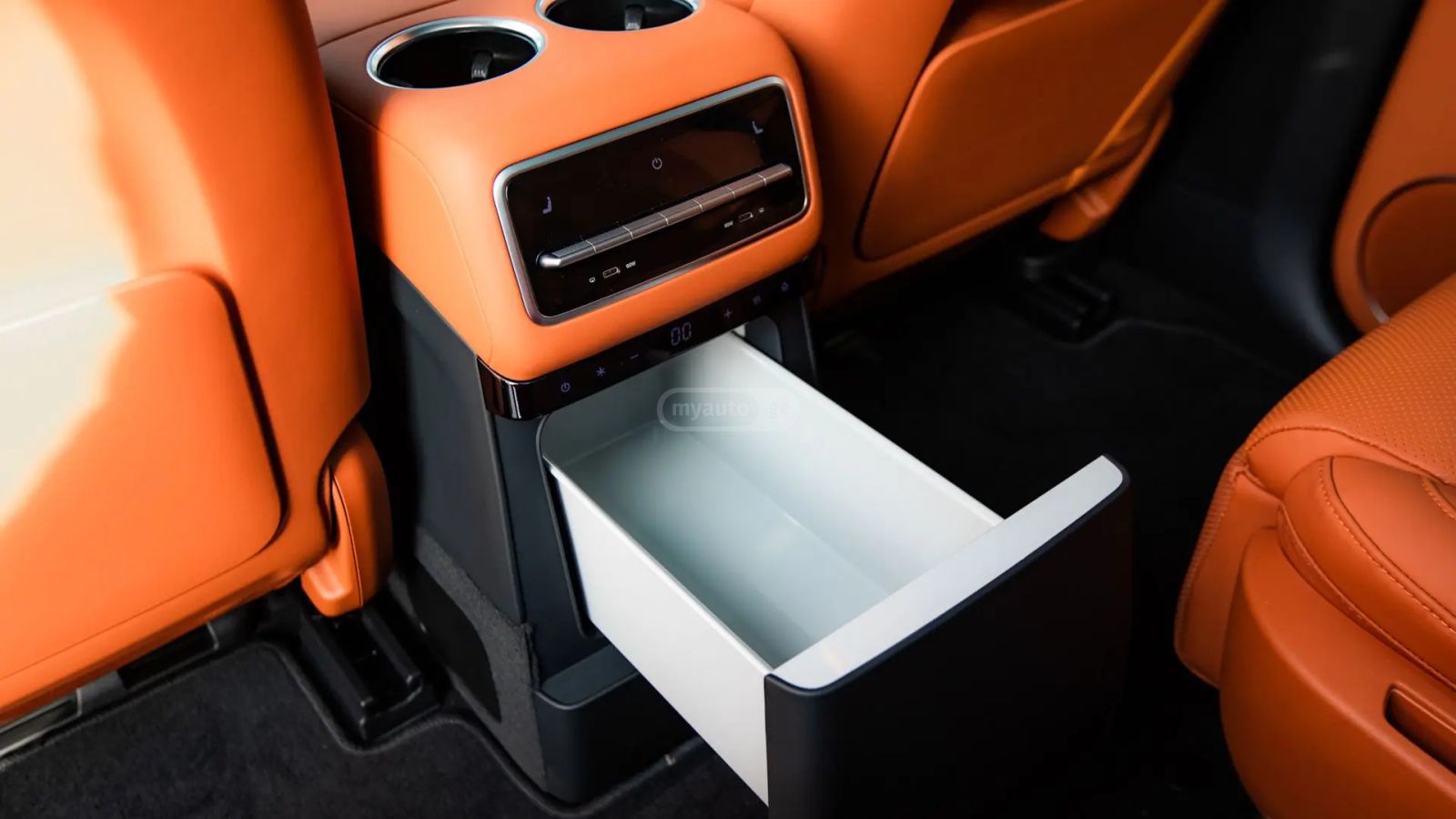 Lixiang I9 - фото 6