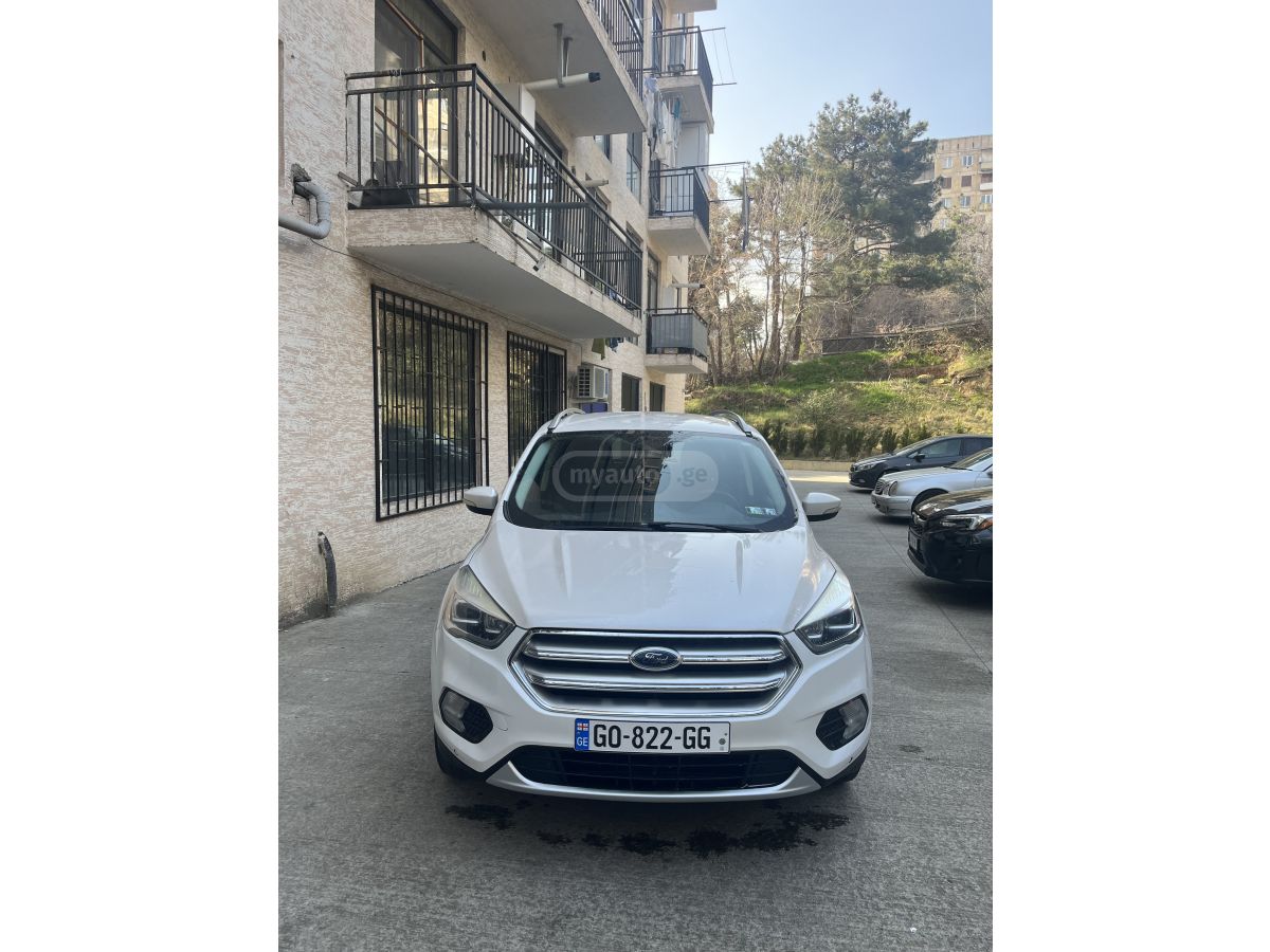 Ford Escape - фото 1