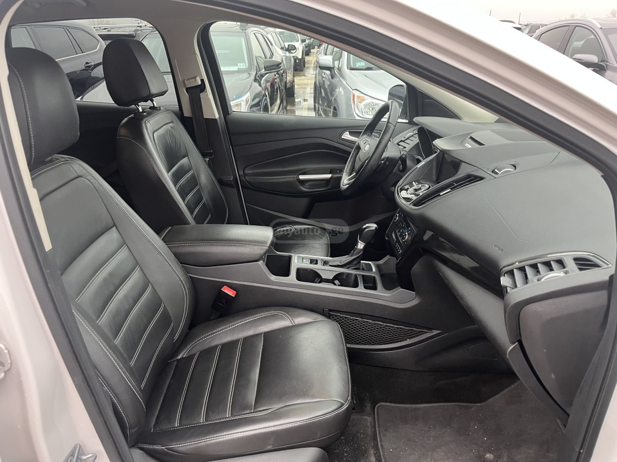 Ford Escape - фото 9