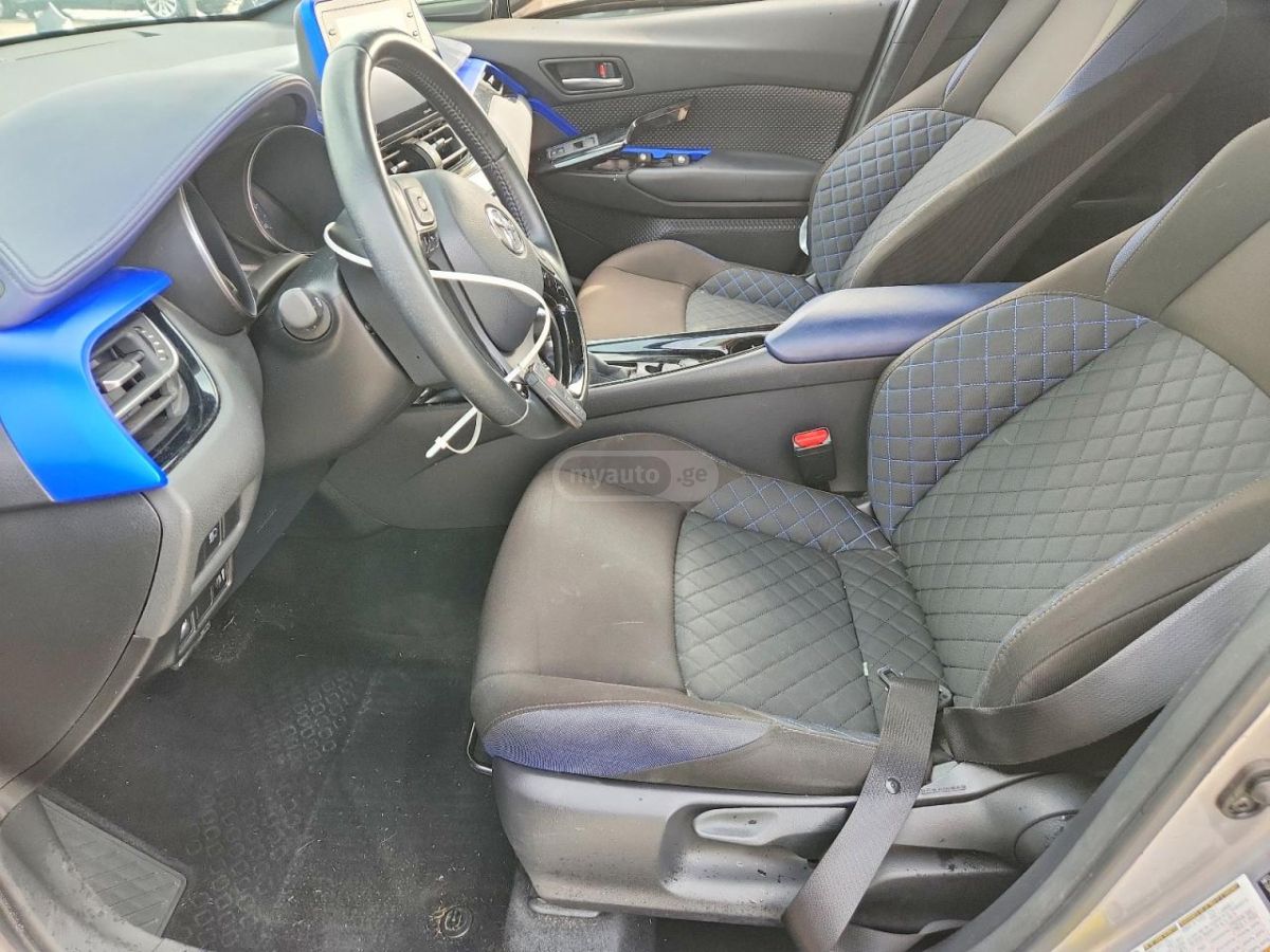 Toyota CHR - фото 7