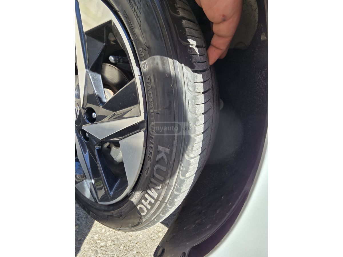 Hyundai Elantra - фото 4