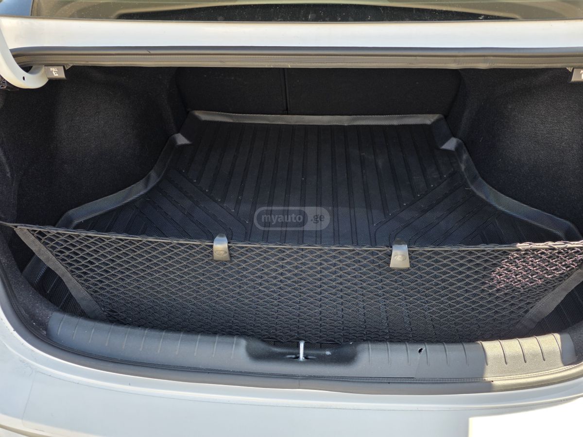 Hyundai Elantra - фото 9